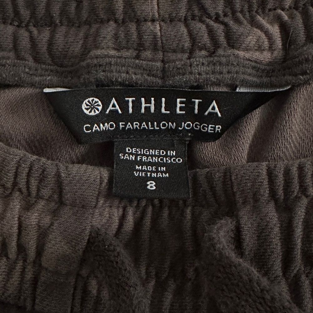 Athleta Camo Farallon Joggers Pants Women’s Size 8 Olive Green - Picture 4 of 13